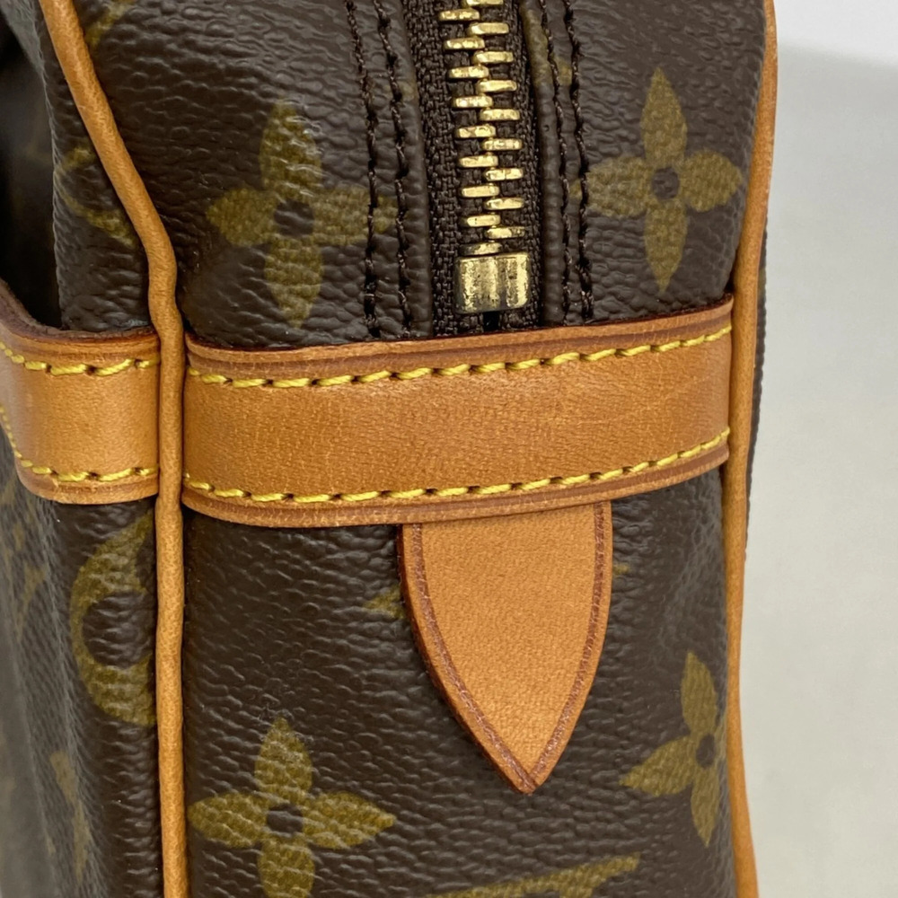 LOUIS VUITTON Brown Monogram Clutch Bag - Picture 7 of 9